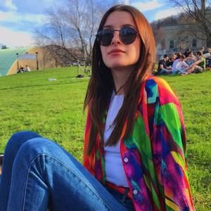 Meet your Posher, Cynthia